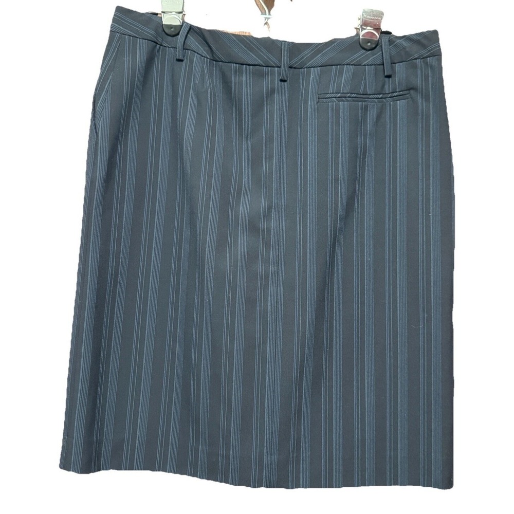 Isaac Mizrahi Pinstripe‎ Career Pencil Skirt Size 12 - fits like size 10 - Picture 2 of 8